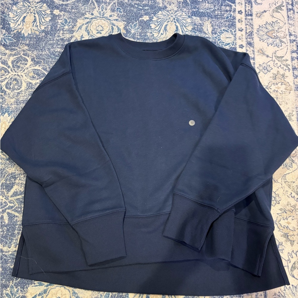 NWT American Eagle Navy crewneck